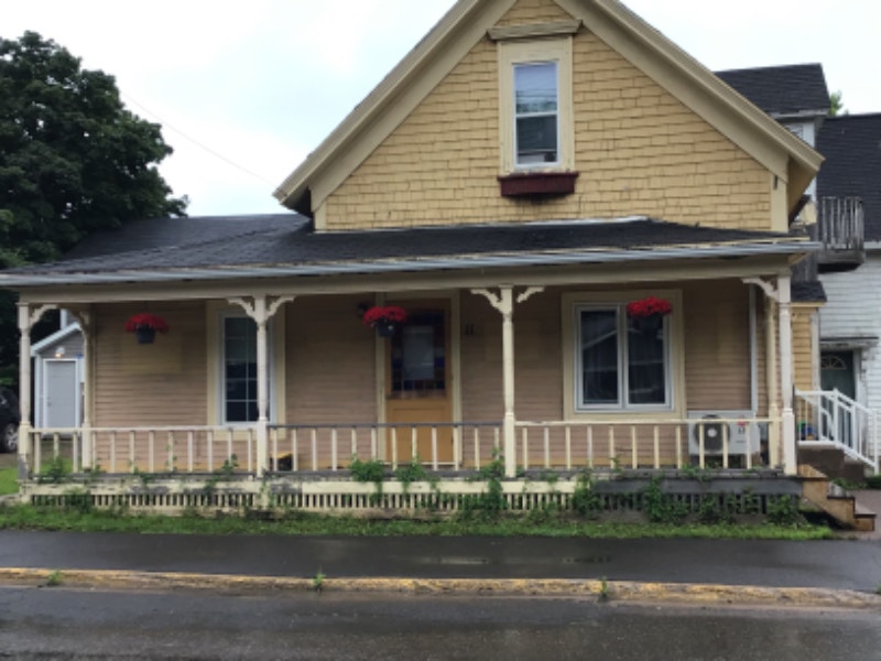 Beautiful 3 Bedroom Rental Available August Middleton Long Term