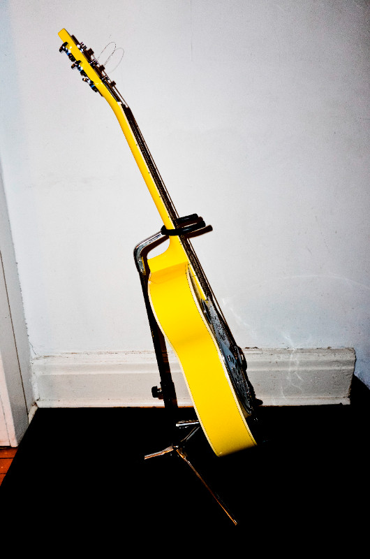 Regal Round Neck Resonator Acoustic Guitar in Guitars in City of Toronto - Image 2
