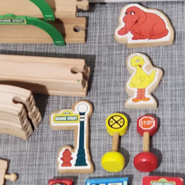 Vintage Sesame Street Wood Train Set with Extras in Toys & Games in Markham / York Region - Image 10