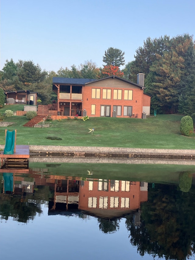 RARE Lake Kipawa Waterfront-Sandy Beach,BoatHouse,Garage — photo 1