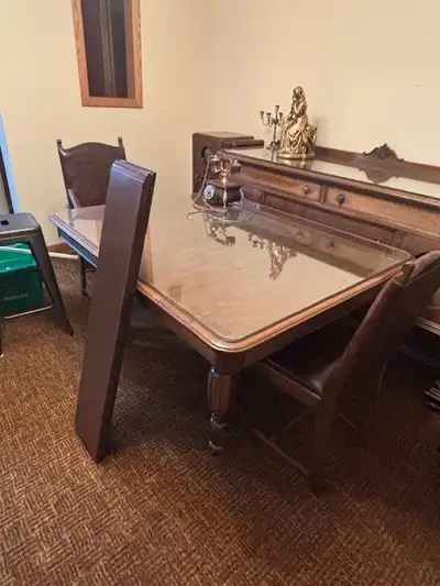 Ensemble de salle a diner antique, View more