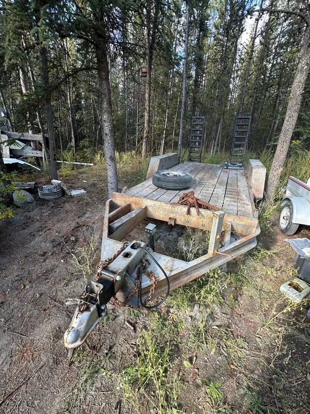 14 foot deck trailer in Cargo & Utility Trailers in Whitehorse - Image 3