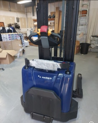 Straddle Walkie Electric Stacker-196 lift-3300 lbs - IN STOCK