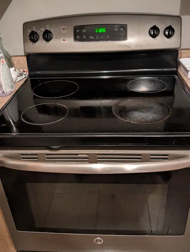 A vendre laveuse -secheuse-frigidaire et fourneau in Refrigerators in Lanaudière - Image 5