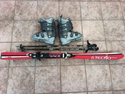 Skis alpin,  bottes, bâtons, View more