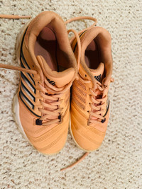 Adidas Junior tennis shoe size Us2