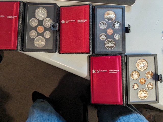 ASSORTED PROOF/SPECIMAN CANADIAN CANADA SILVER COIN SETS in Arts & Collectibles in Hamilton - Image 3