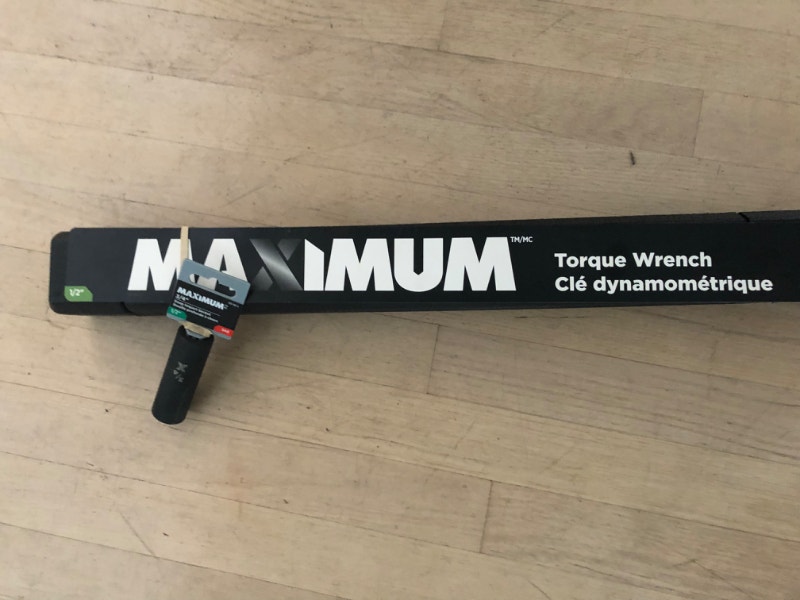 MAXIMUM 1/2in Drive, Torque Wrench, 50250 ftlbs Hand Tools