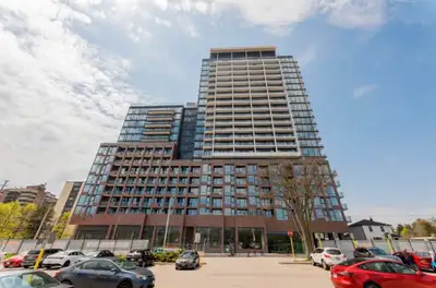 2 Bed 2 bath with parking available right next to Port Credit Go