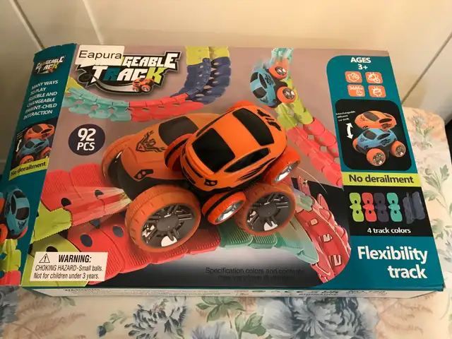 Changeable track race car set in Toys & Games in Richmond - Image 2