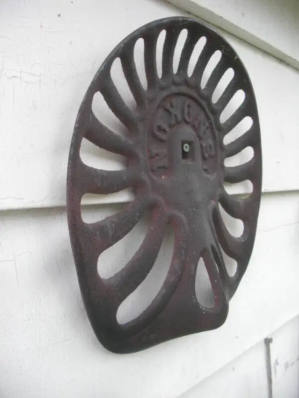 Antique Tractor Seats in Arts & Collectibles in Mississauga / Peel Region - Image 5