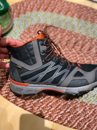 The North Face Gore-tex hiking/winter boots. 11.5 $100!!