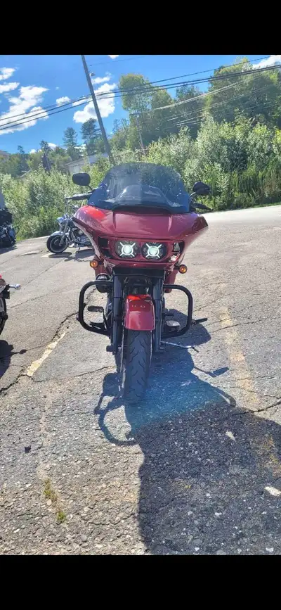 2018 Harley Davisdon road glide special stage 2 with 37000kms. Color is wicked red -Bassani head pip...