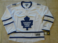 Darryl Sittler autographed Toronto Maple Leaf Jersey
