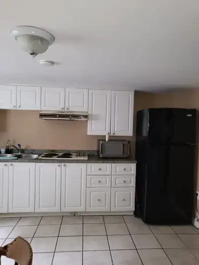 Room for Rent - Lacewood / Dunbrack