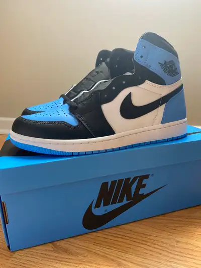 Jordan 1 UNC Toe - sz 10.5 & 6y, View more
