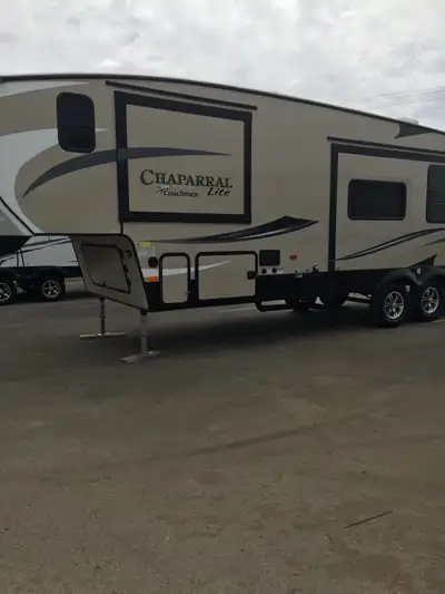 $25,000 OBO Light weight fithwheel. Original owner. Stayed parked in seasonal lot. Bath and a half....