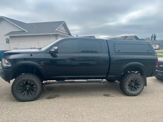 2015 3500 Laramie63406570474627122