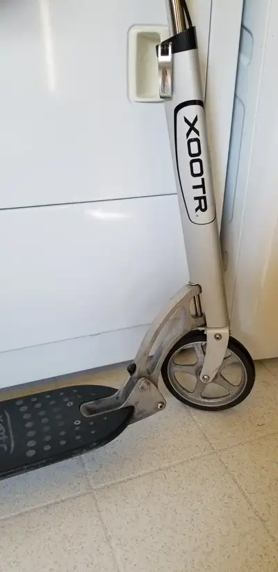 Xootr MG adult Scooter Quick Latch Folding with Fender, View more