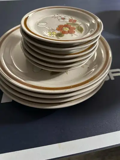Mountain Wood Stoneware PRE-OWNED Vintage, View more