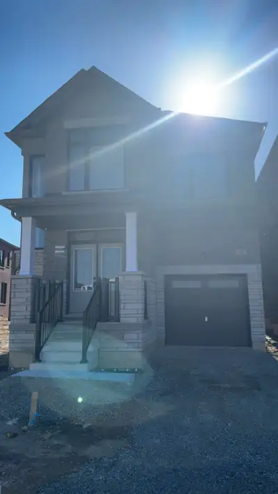 Master Bedroom For Rent