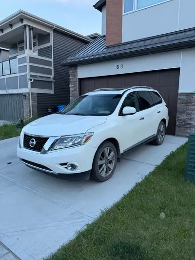 2016 Nissan Pathfinder Platinum 7-Passenger with 252,000 highway kms. Top trim and fully equipped! E...