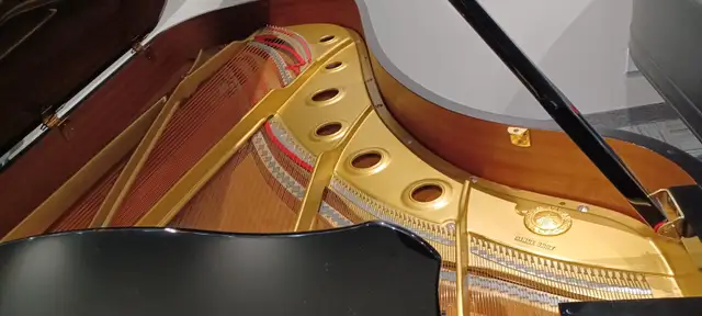 Grand Piano 'YAMAHA' C7 in Pianos & Keyboards in Mississauga / Peel Region - Image 6
