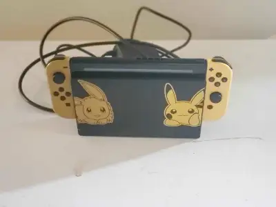 Nintendo Switch Édition Limitée Pikachu et Évoli, View more