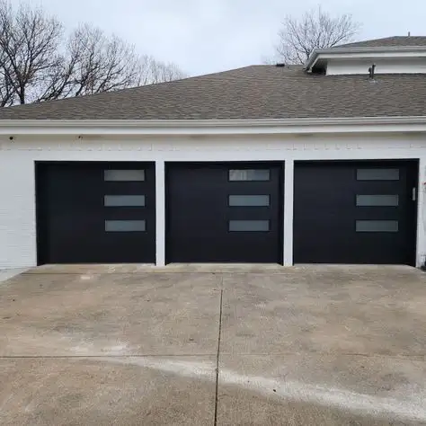 Caledon Garage Doors for Your Home or Business-Rolling  doors in Garage Doors & Openers in Mississauga / Peel Region - Image 4