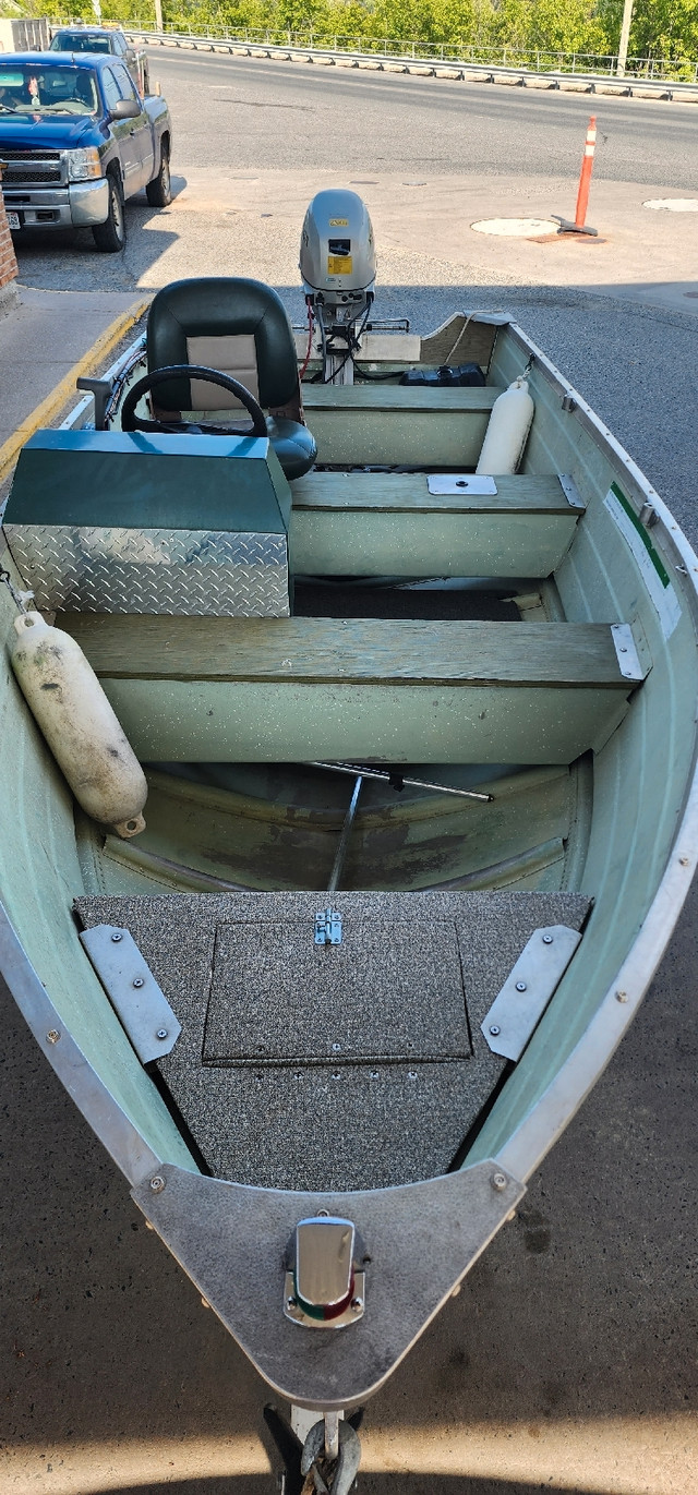 14 Ft Starcraft Seafarer with 20HP Honda and Trailer Powerboats