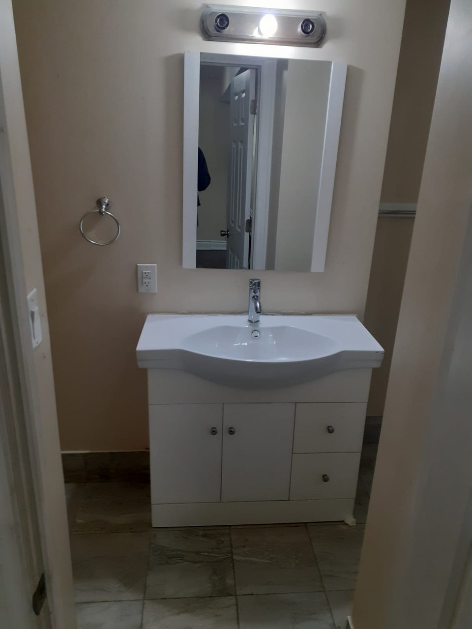2 Bedrooms  for rent.  Price $1900  but negotiable! 4