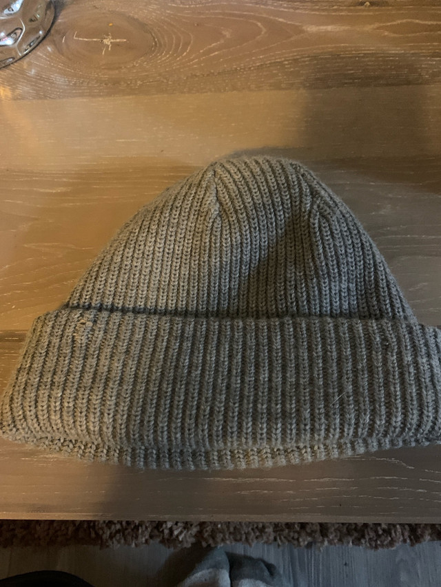Brand new Unisex North Face Toque - 10$  in Women's - Tops & Outerwear in Saskatoon - Image 3