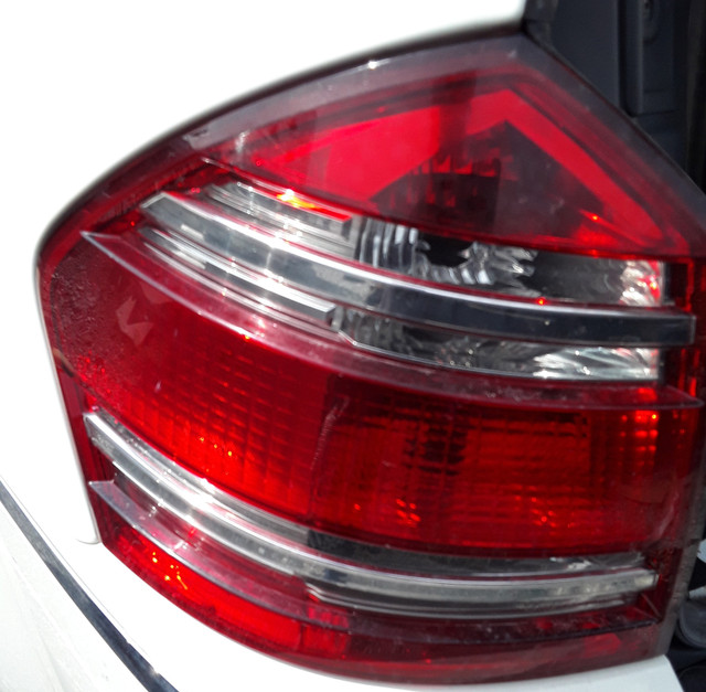 Mercedes 07-12 GL450 TailLights 06-11 98-05 ML350 Headlights in Auto Body Parts in City of Toronto - Image 4