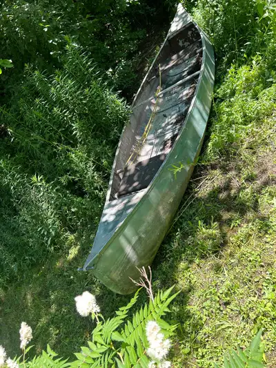 Metal canoe, no holes. $650 obo 13’