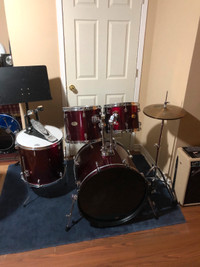 Pearl Drums  Kit Complete