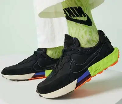 NEW NIKE REACT WAFFLE WOMEN SZ9.5 WORE TWICE , View more