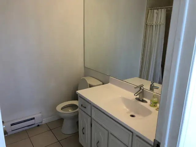 Four Student Rooms for Rent in Room Rentals & Roommates in Peterborough - Image 9