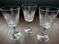 3 Pinwheel white wine glasses