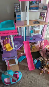 Barbie dreamhouse 