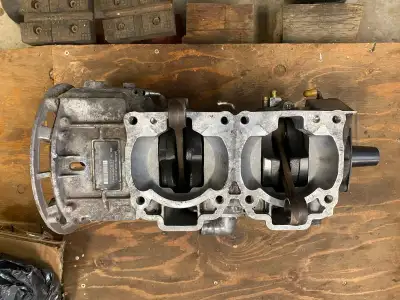 Used but good shape 600 SDI crank and case. Has been sitting under the bench for a few years. Lookin...
