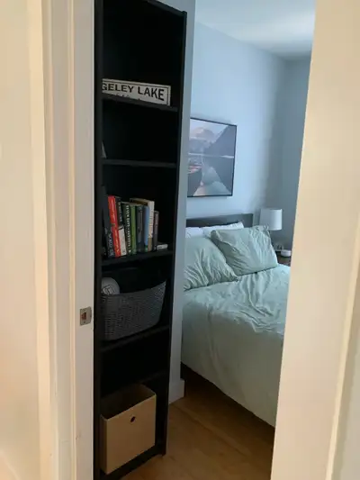 Room available for sublet in a 2 bedroom apartment
