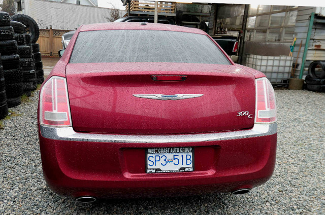Chrysler 300C mint condition fully loaded for sale. in Cars & Trucks in Delta/Surrey/Langley - Image 3