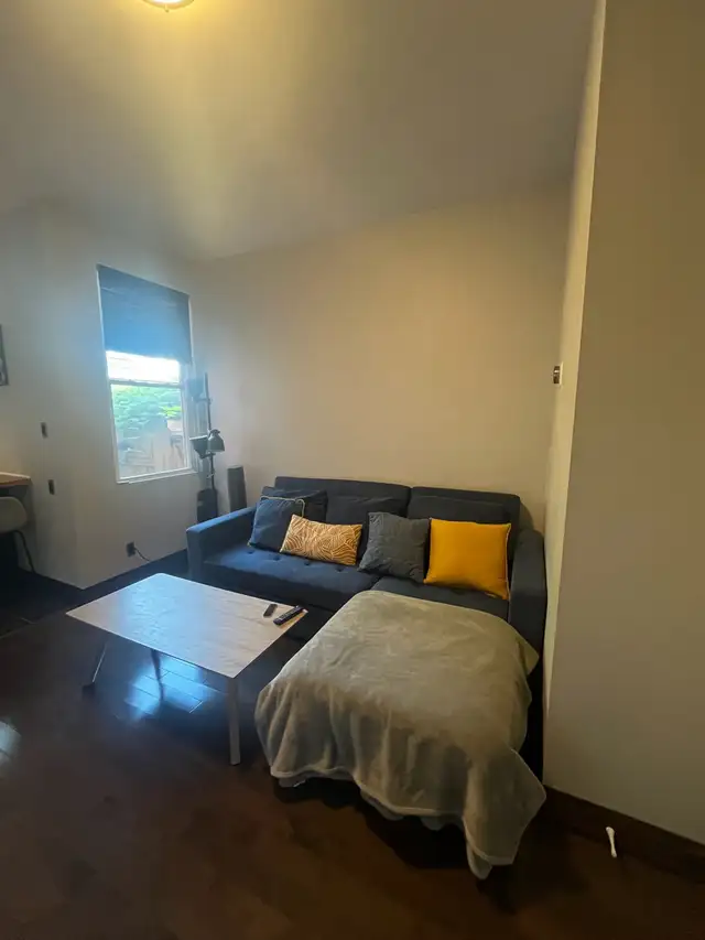 2 Bed 1 Bath House Sublet in Short Term Rentals in Ottawa - Image 3