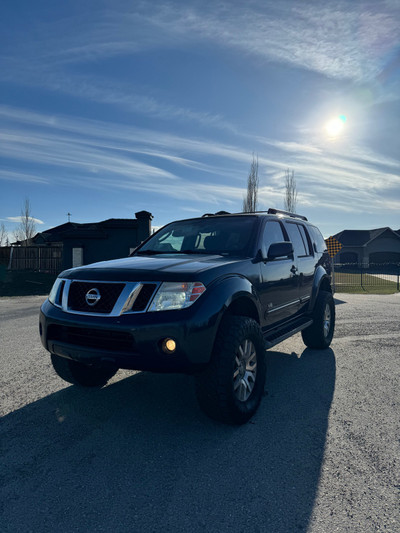 2008 Nissan Pathfinder 4X4 V8 Lifted *Quick Sale*