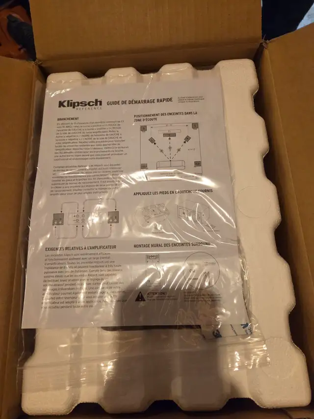 Klipsch R41M 50-Watt Bookshelf Speaker in Speakers in Markham / York Region - Image 5