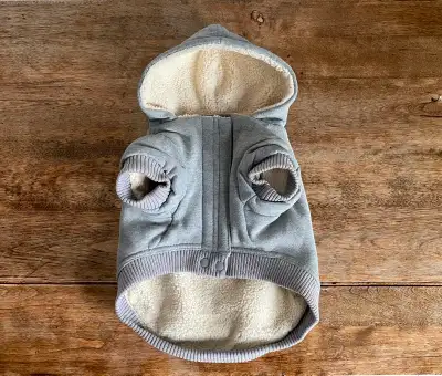 Costume d’hiver pour chien Canada Pooch comme neuf., View more