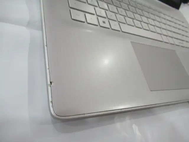 hp 17" laptop Intel Core i5 1135g7 512gb ssd 16gb ram Windows 11 in Laptops in Mississauga / Peel Region - Image 10