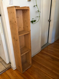 Petite étagère en bois