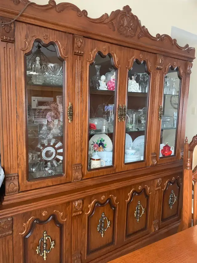 Dining Room Table, Buffet/Hutch in Dining Tables & Sets in Belleville - Image 5