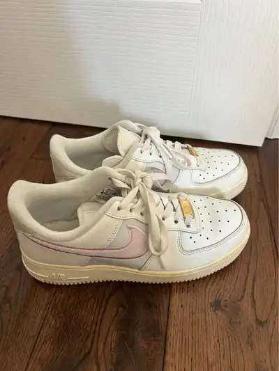 Nike Air Force Women’s 7.5, View more